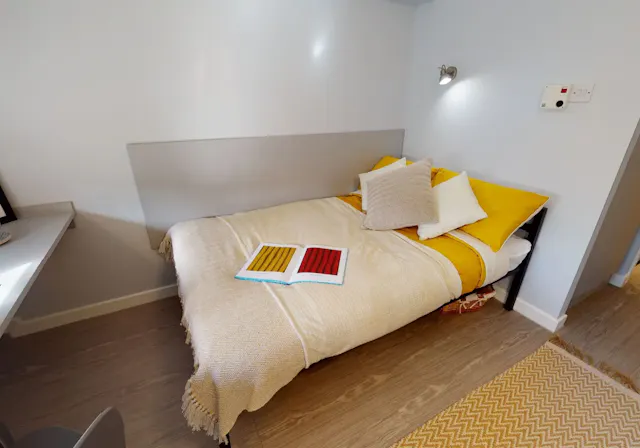 Gold En Suite room image 1