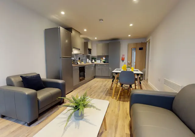 Gold En Suite room image 3