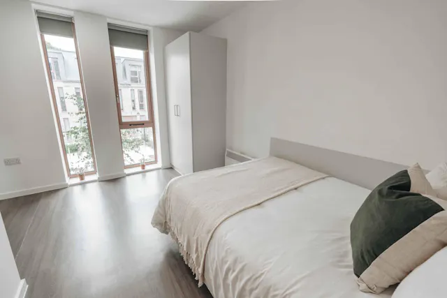 Gold Ensuite (3 Bed Flat) room image 1