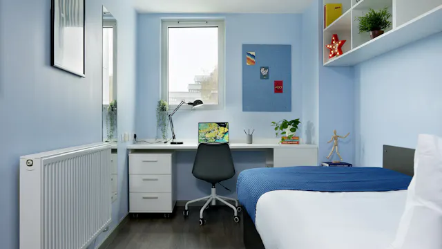 Gold Ensuite room image 1