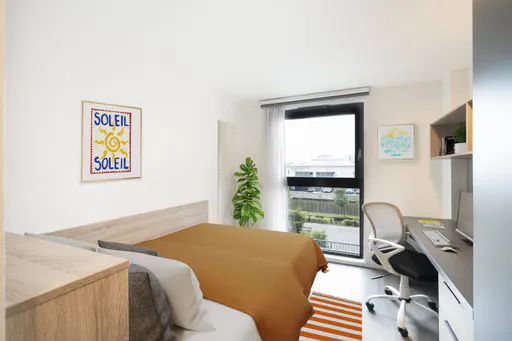Gold ensuite penthouse level