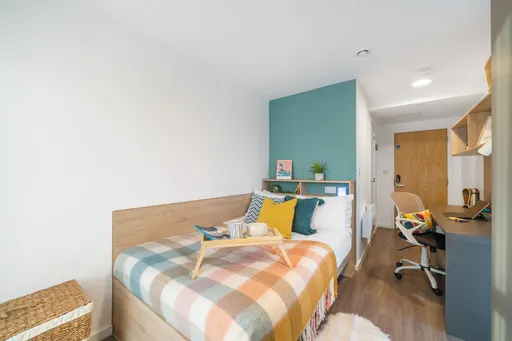 Gold Ensuite Lower Level