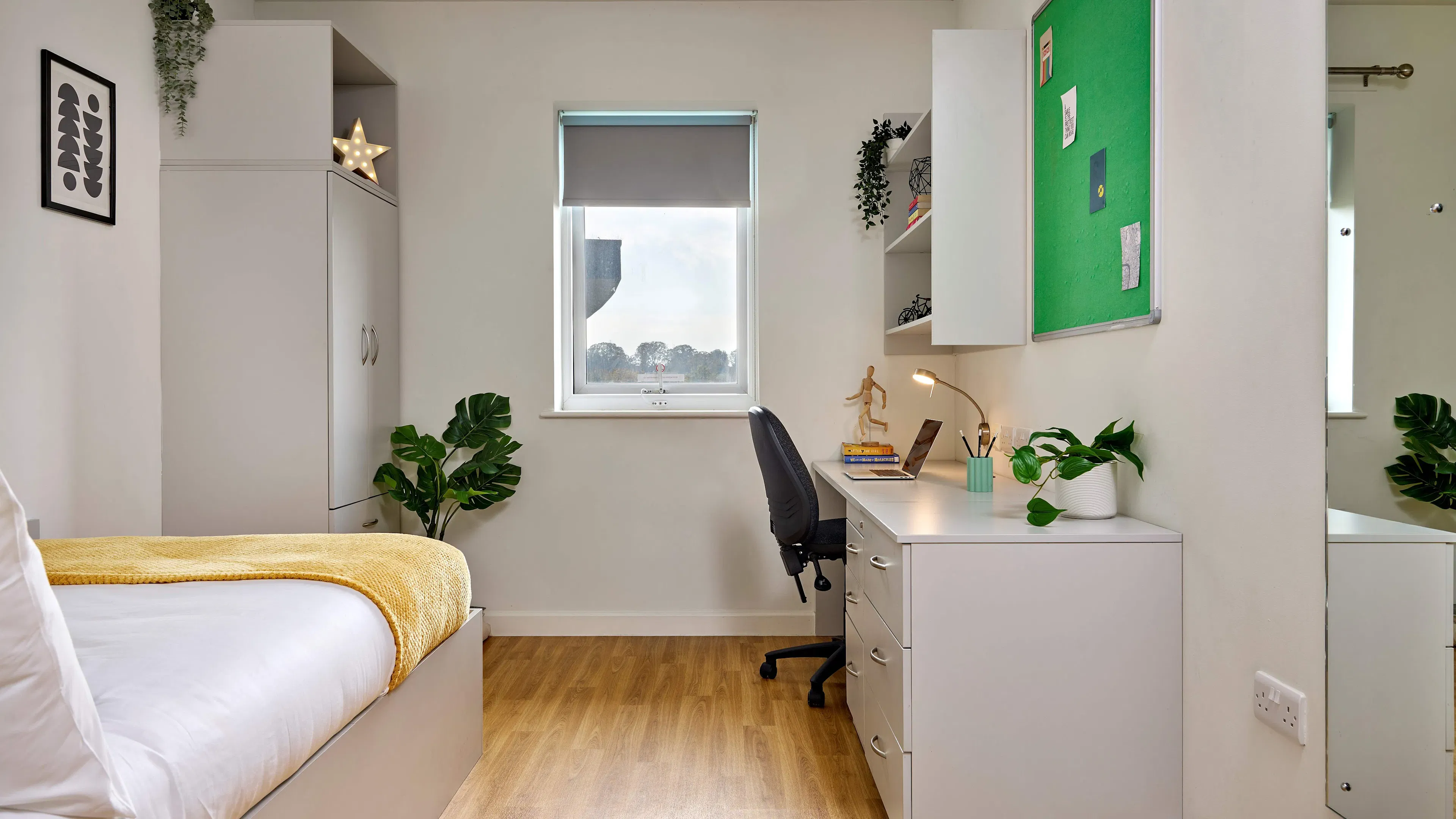 Gold Ensuite ROOM 2