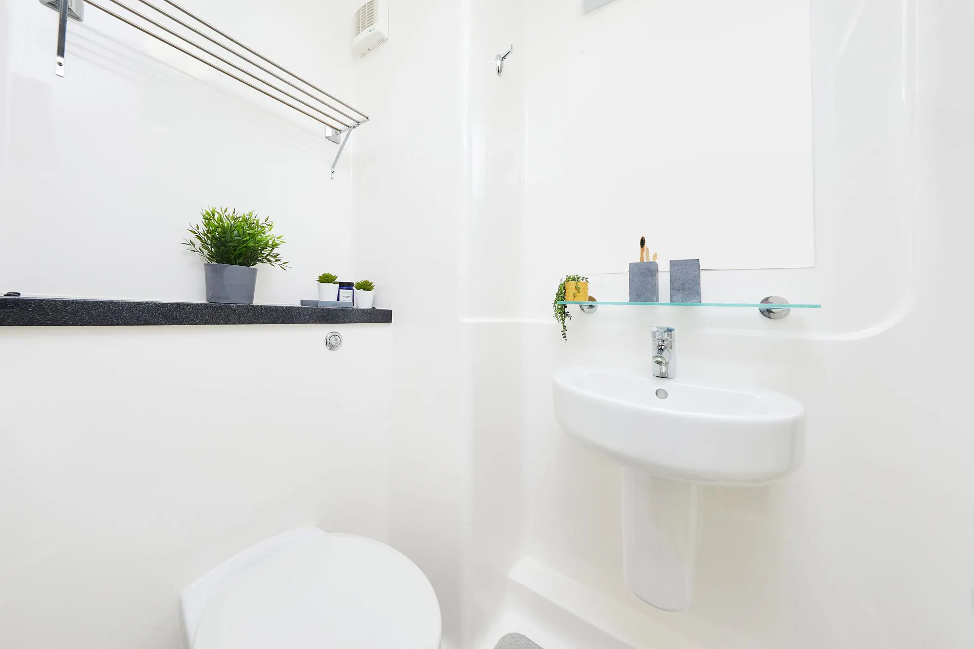 Gold Ensuite