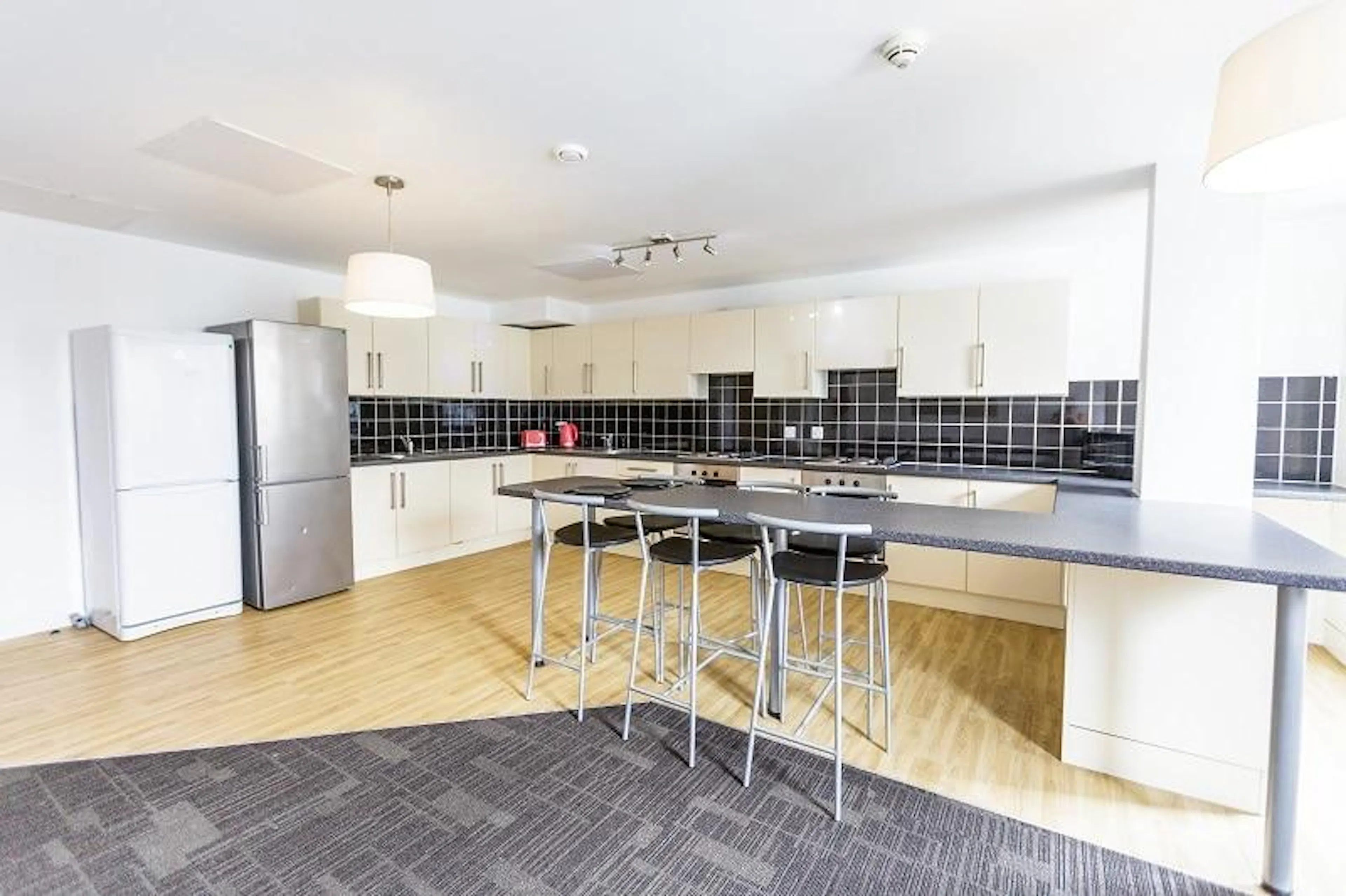 Silver En-Suite KITCHEN 3