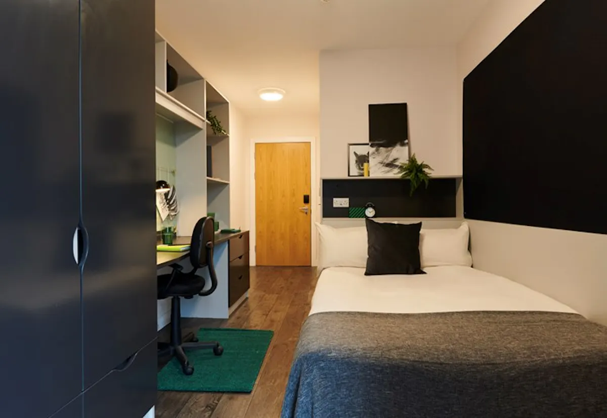 Gold En-Suite ROOM