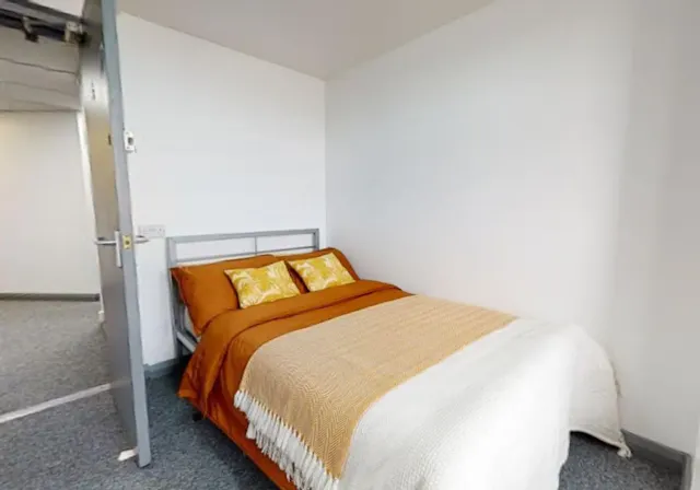 Gold Room room image 1