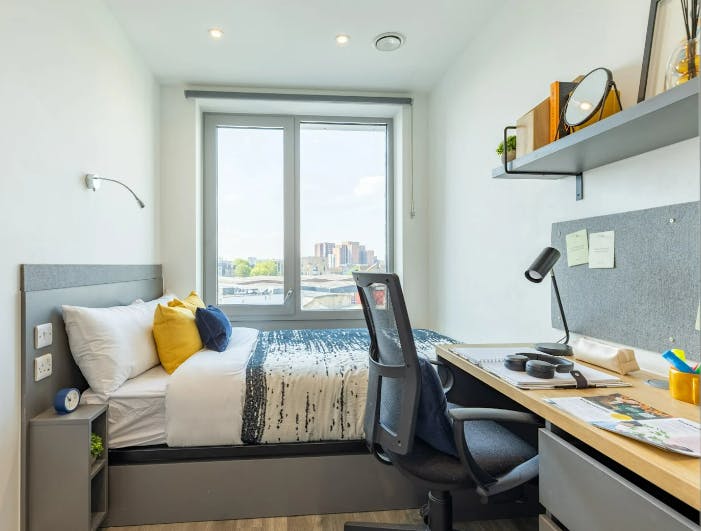Gold Skyline En Suite