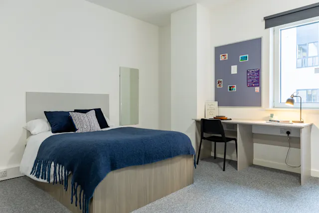 Gold Studio room image 1