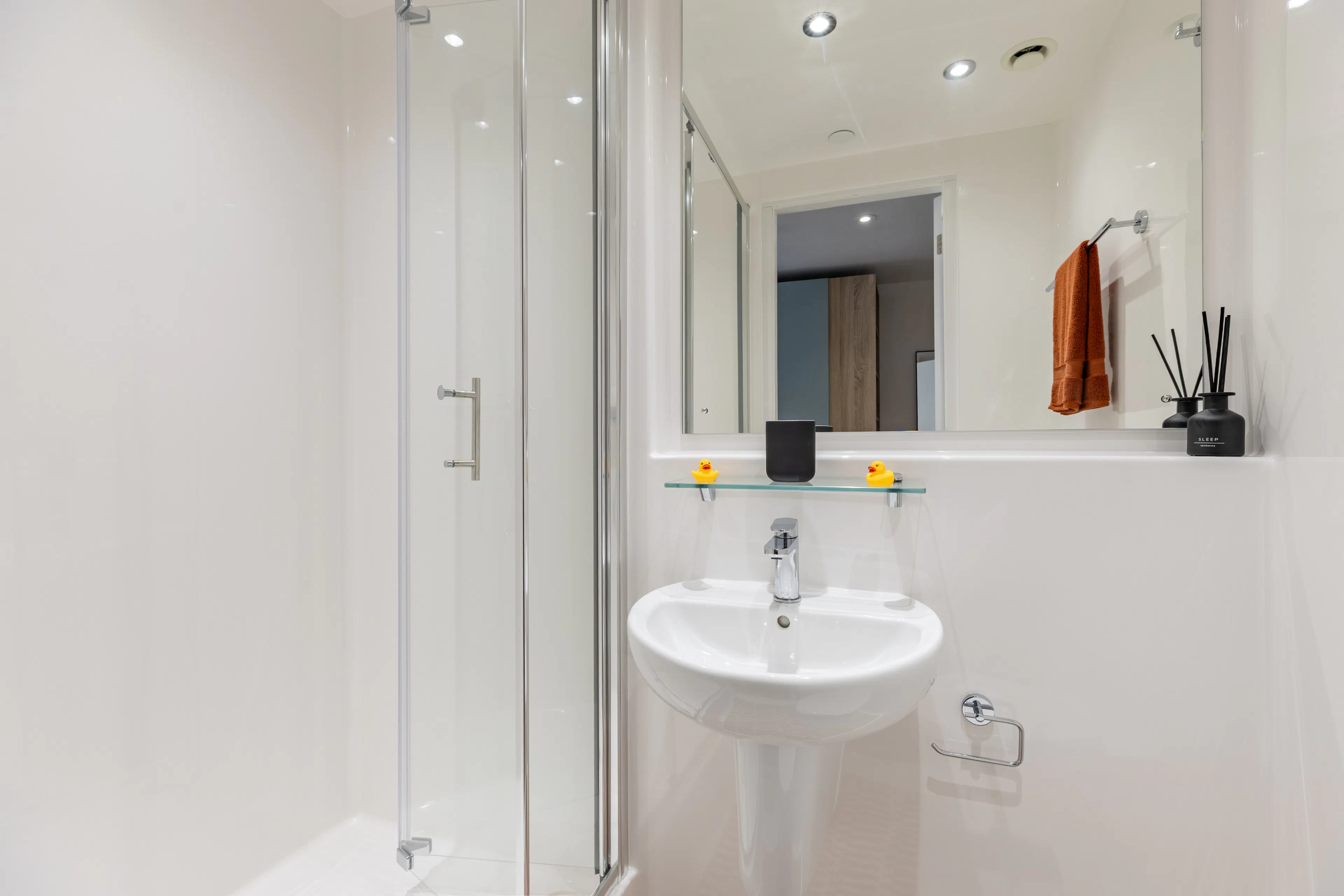 Gold Studio BATHROOM 3