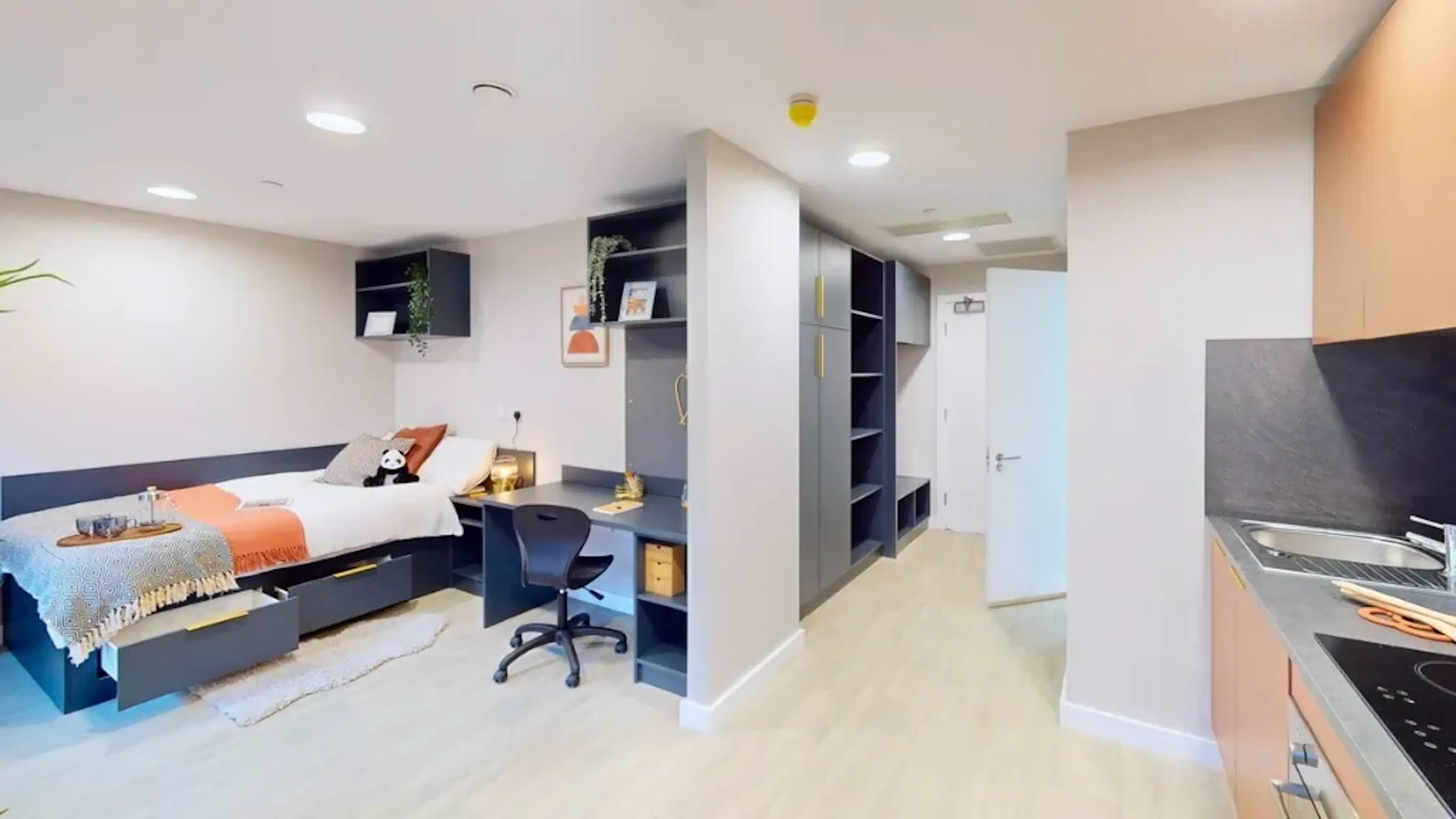 Gold Studio ROOM 3