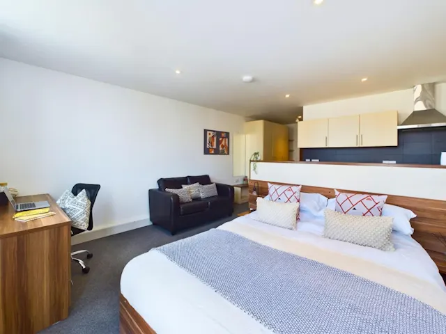 Gold Studio XL room image 1