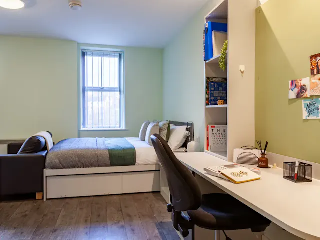 Gold Studio room image 2