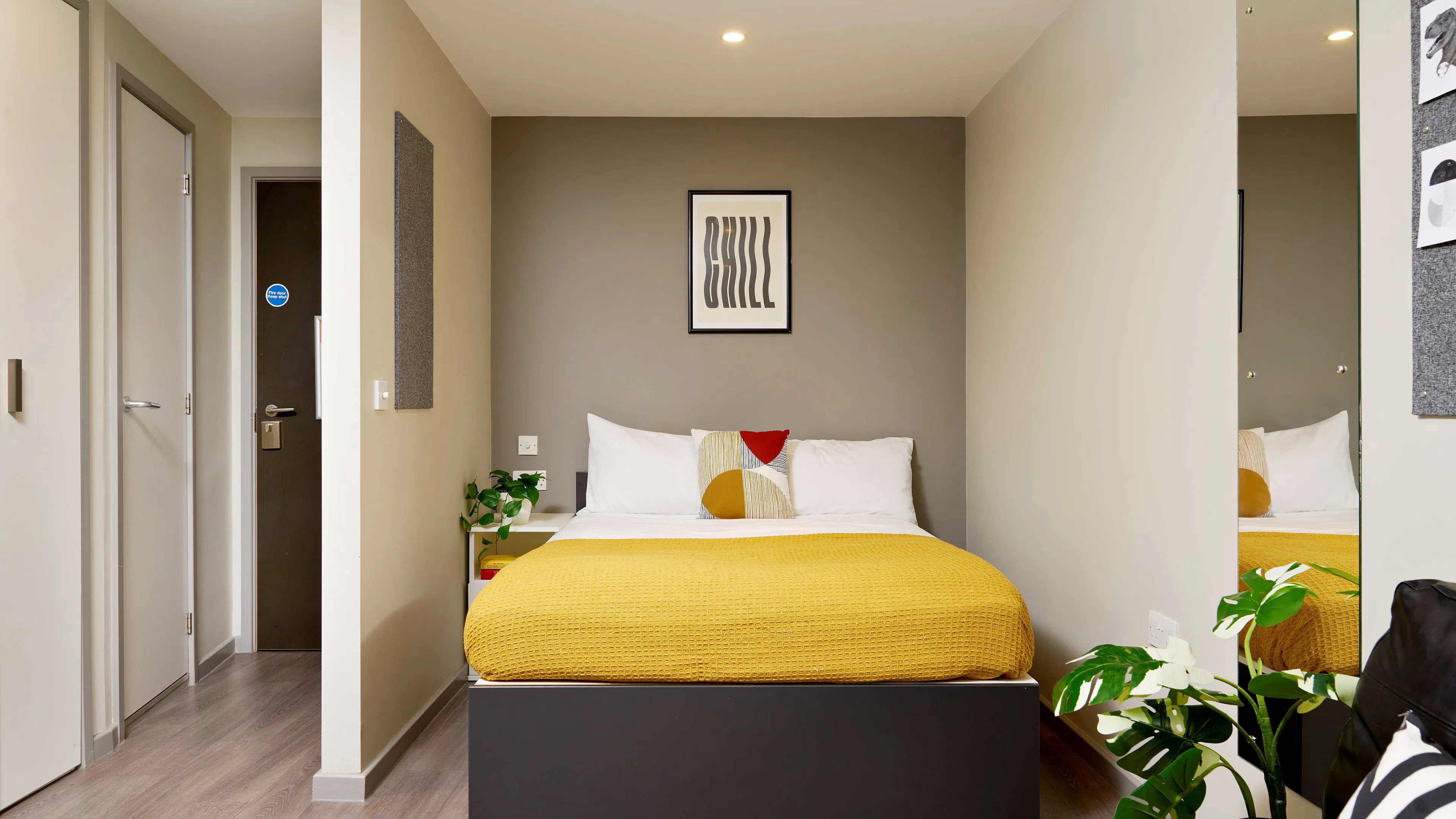 Gold Studio ROOM 2