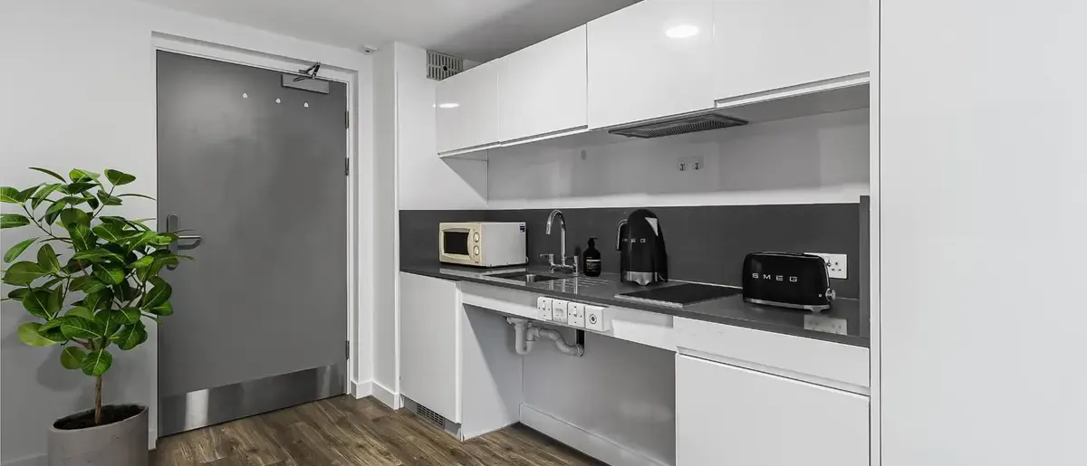 Gold studio mid level