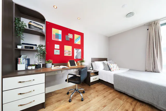 Gold Studio room image 3