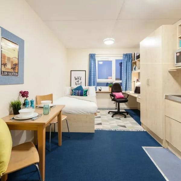 mcmillan-student-village-london-Gold Studio