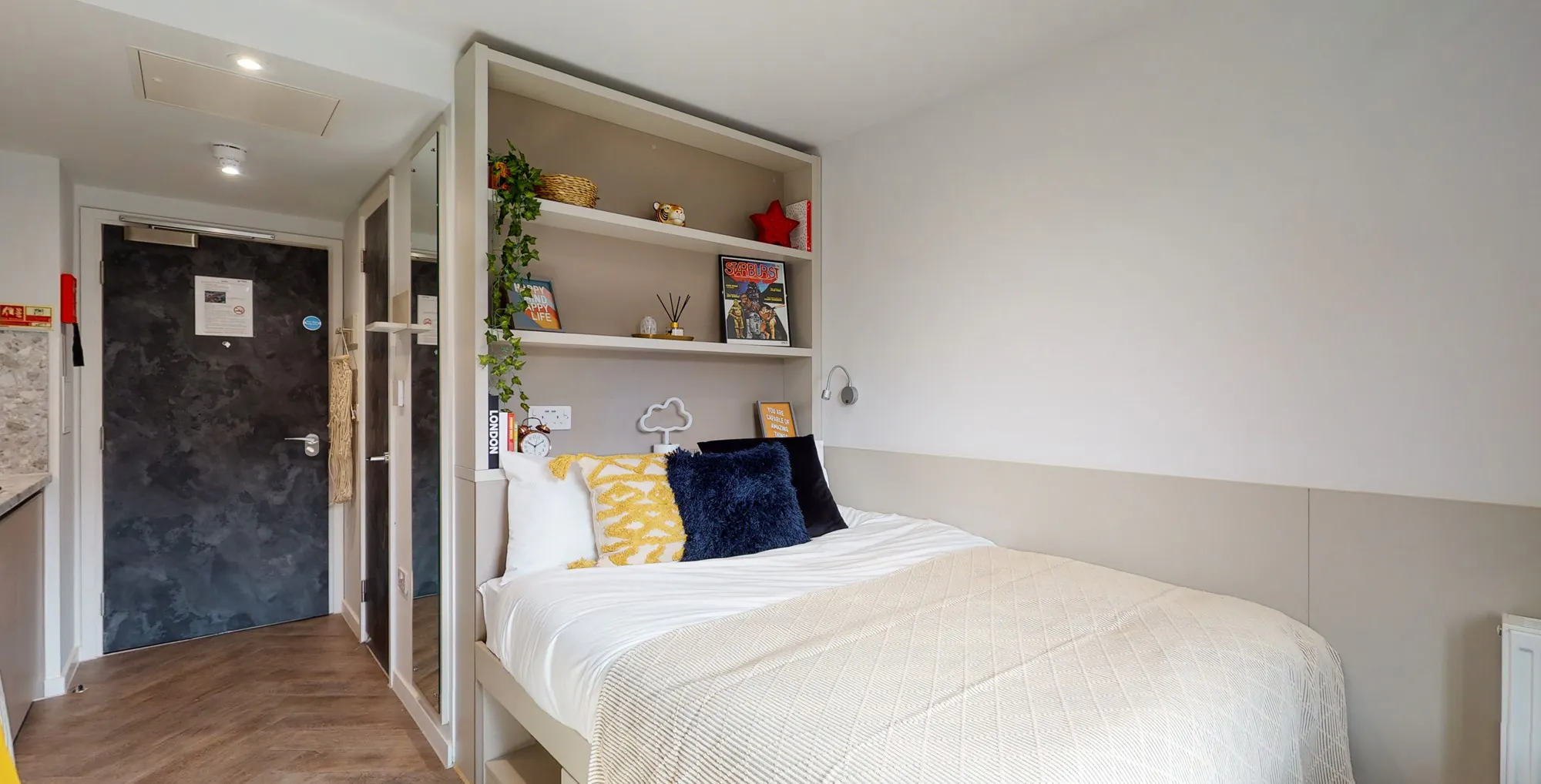 Gold Studio Penthouse ROOM 3