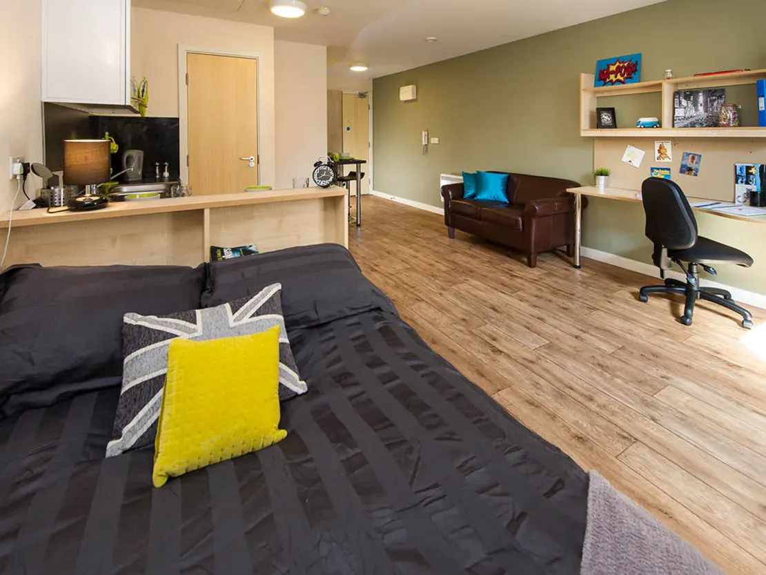 Gold Studio ROOM 1