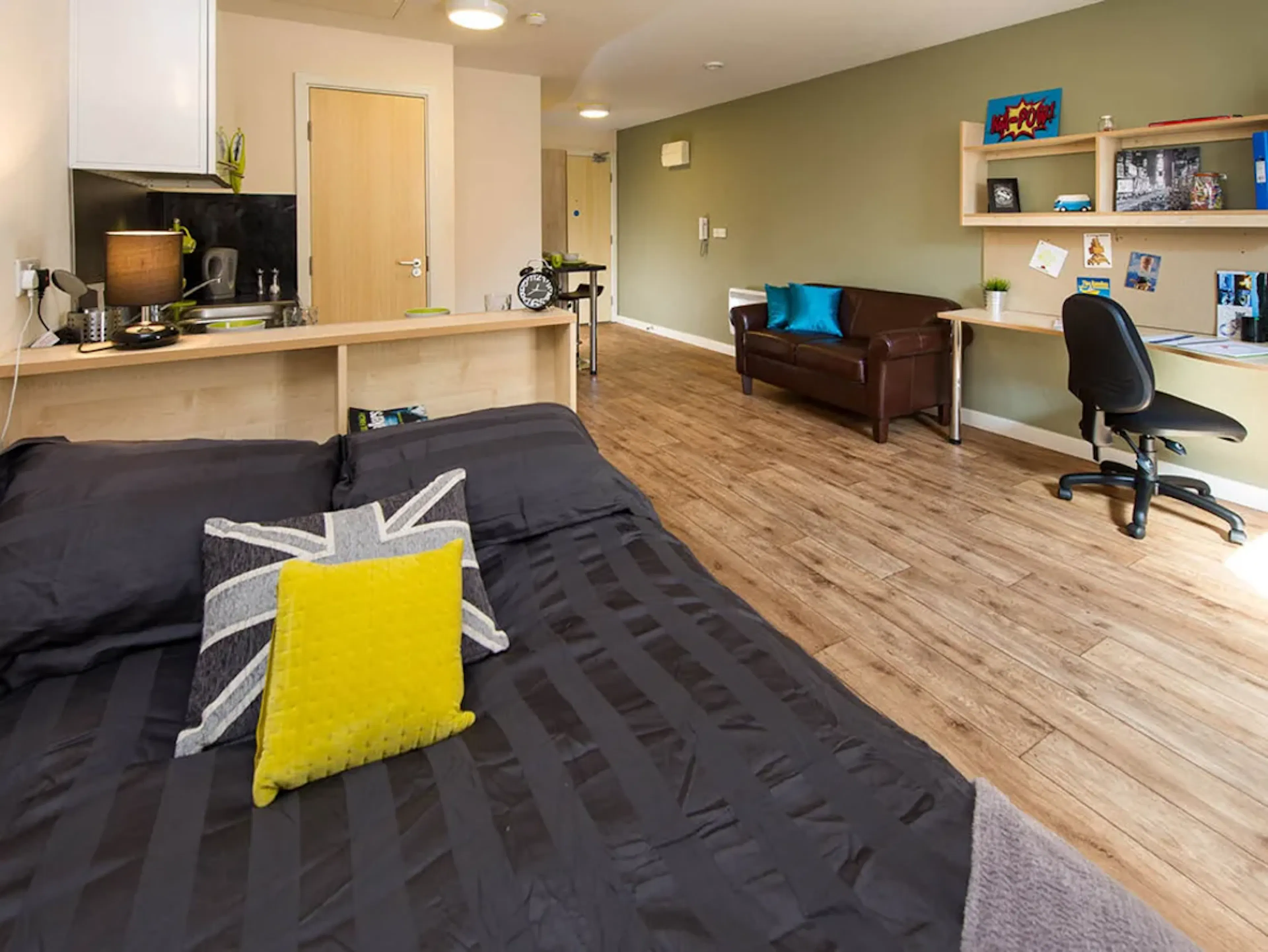 Gold Studio ROOM 1
