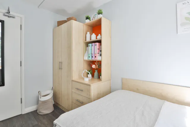 Gold – First Floor room image 3