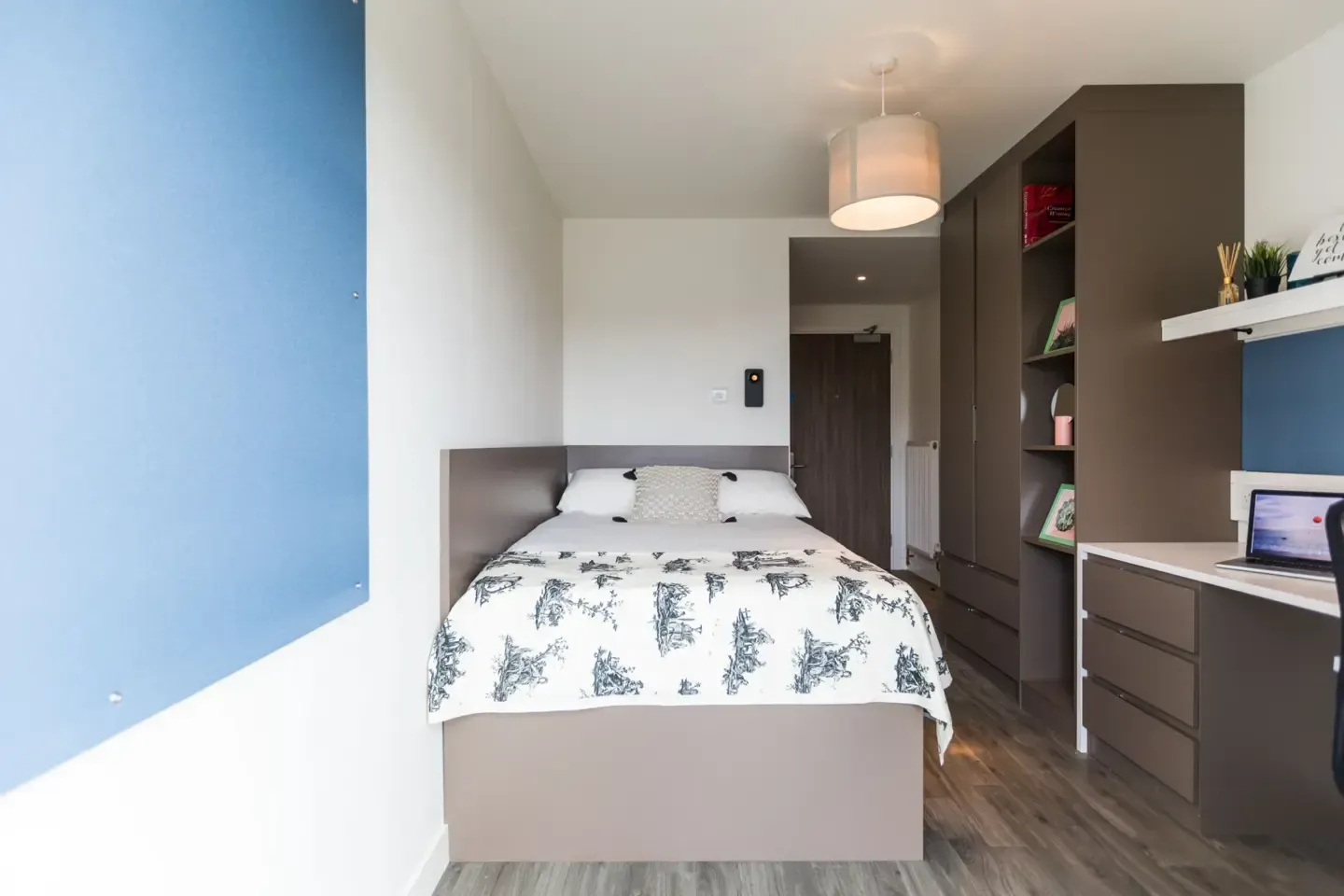 Gold En-Suite
