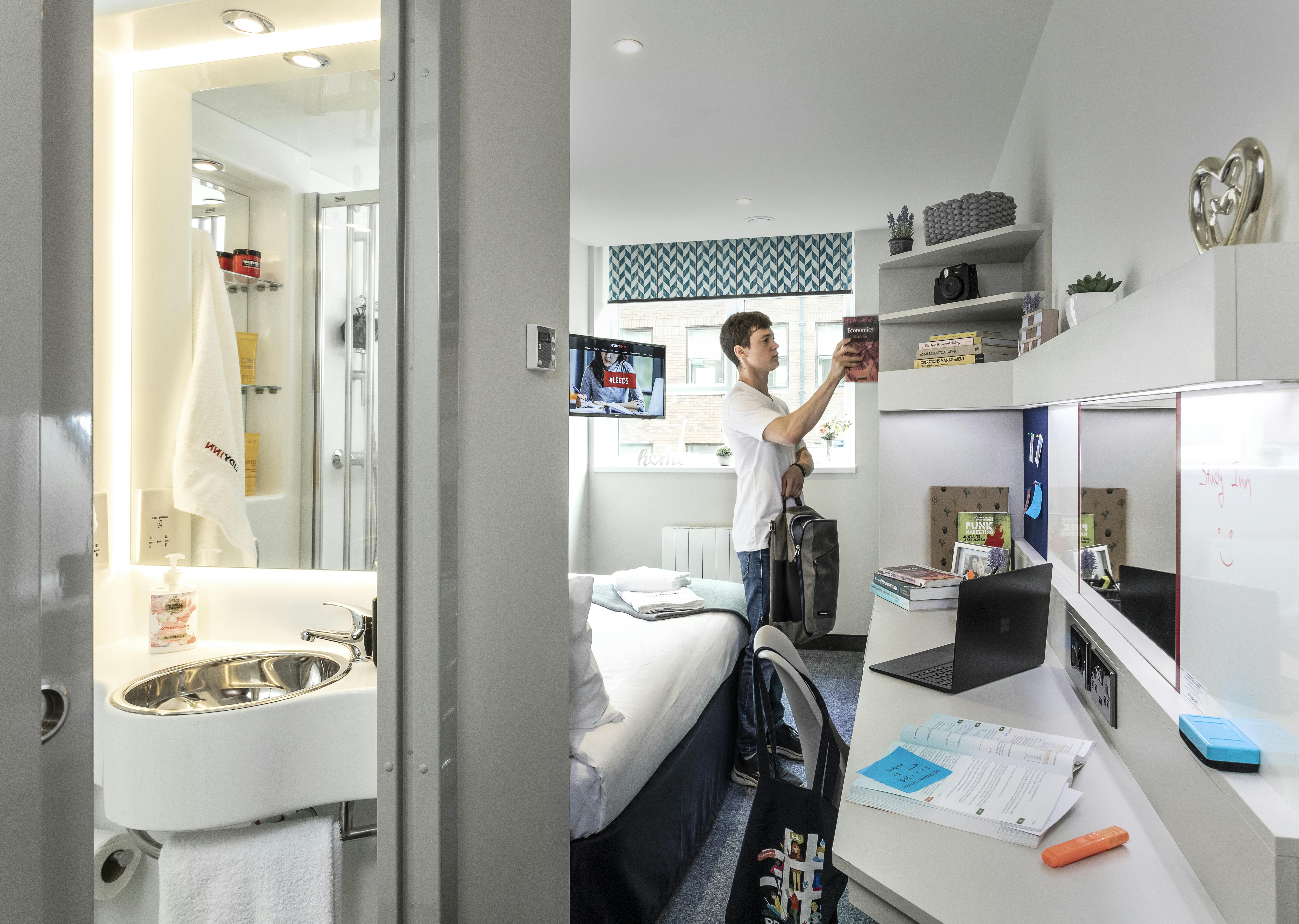 brotherton-house-leeds-Gold Plus Ensuite Serviced Apartment