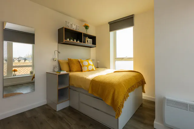 Gold Shared House room image 1