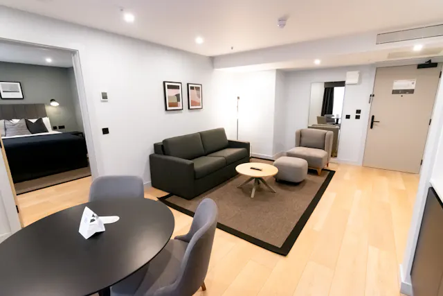 Grand 1 Bedroom Apartment room image 1