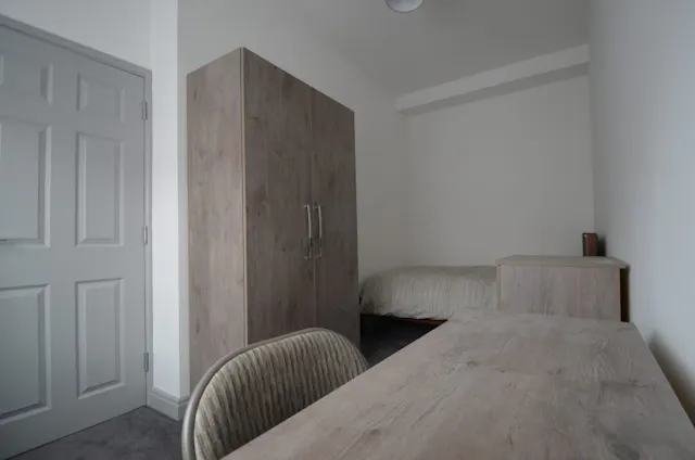 6 Bedroom Apartment room image 2