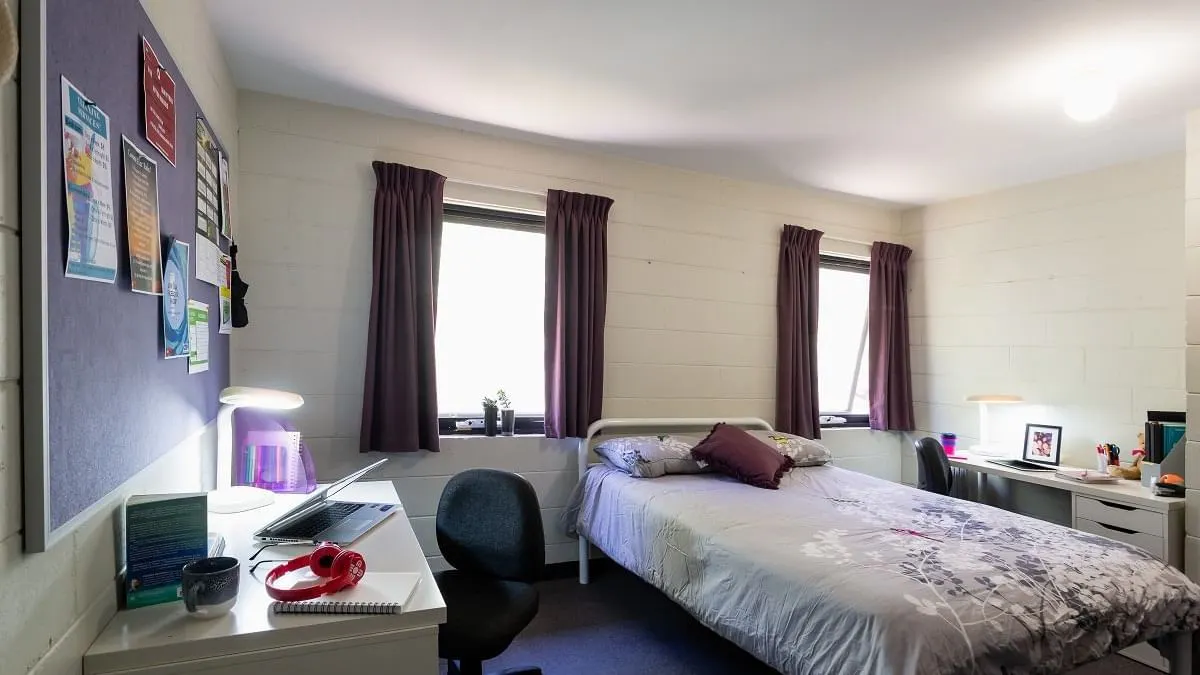 ROOM ROOM