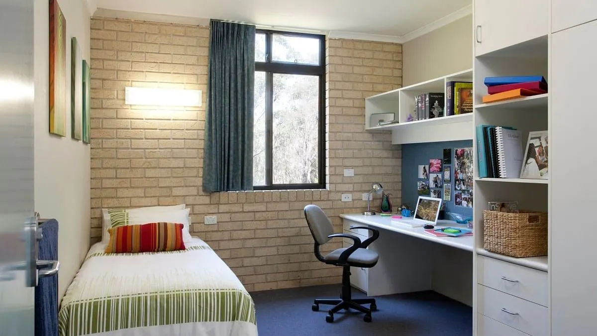 ROOM ROOM