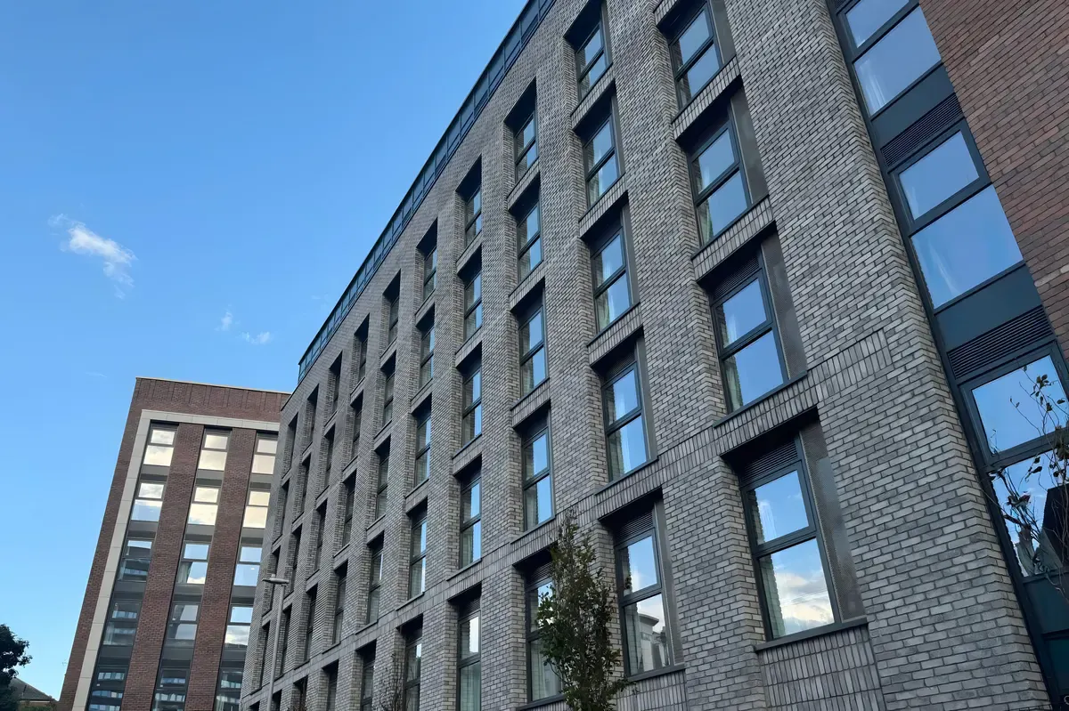 BUILDING