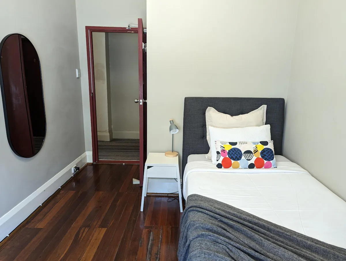 King Standard/Single ROOM