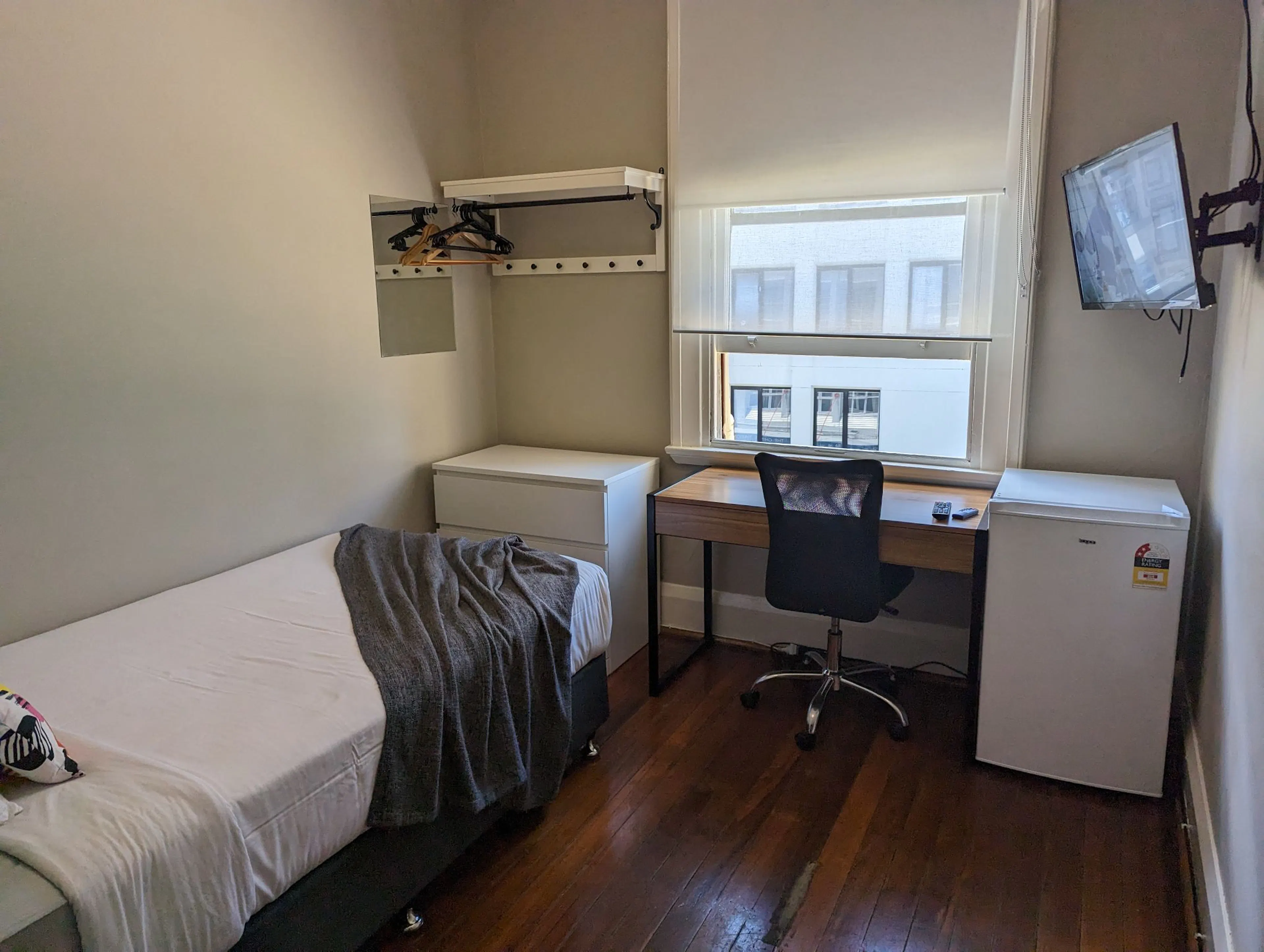 King Standard/Single ROOM 1