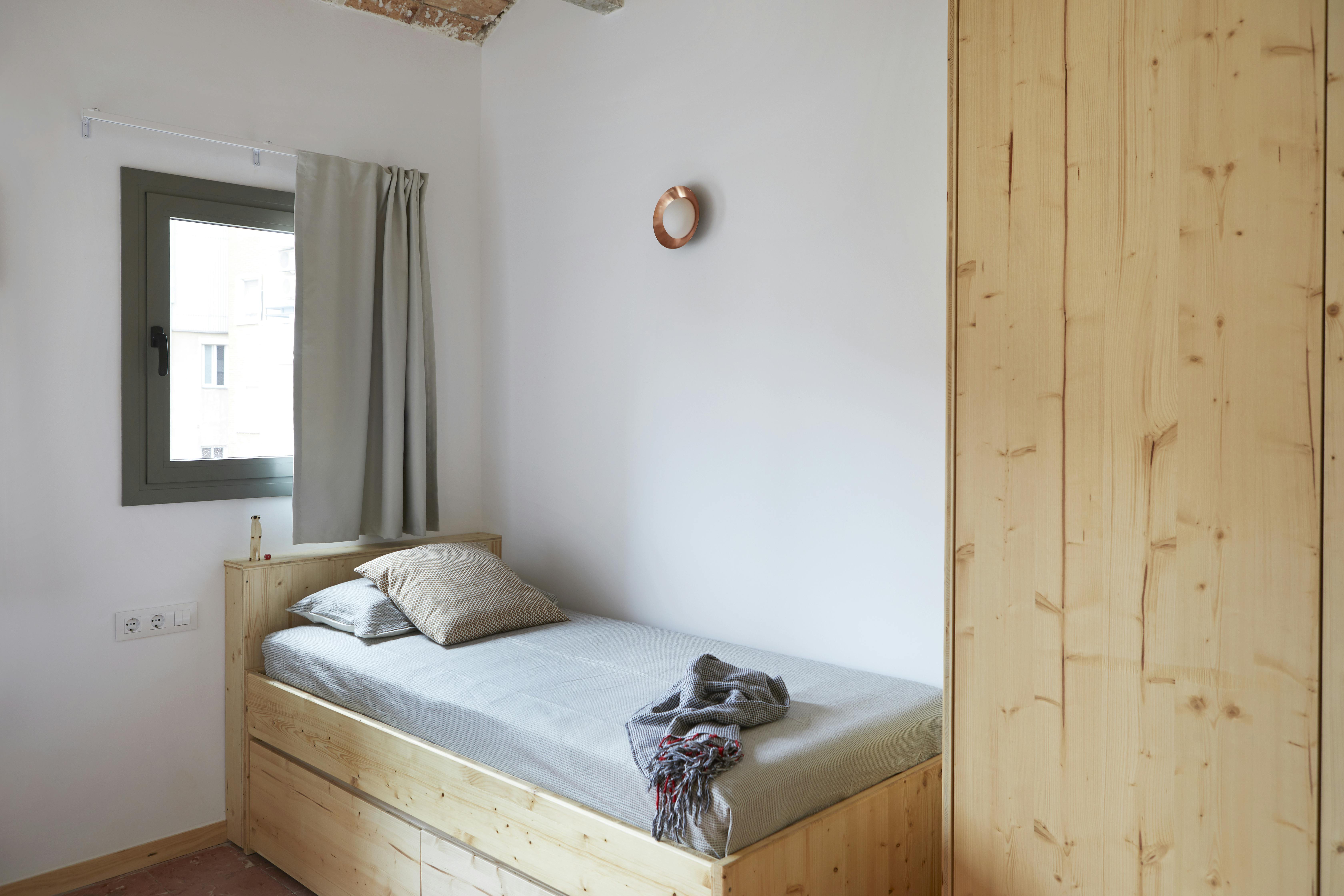 encarnacio-160-barcelona-Single standard with ensuite bathroom