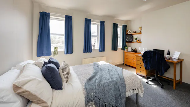 Deluxe Ensuite room image 1