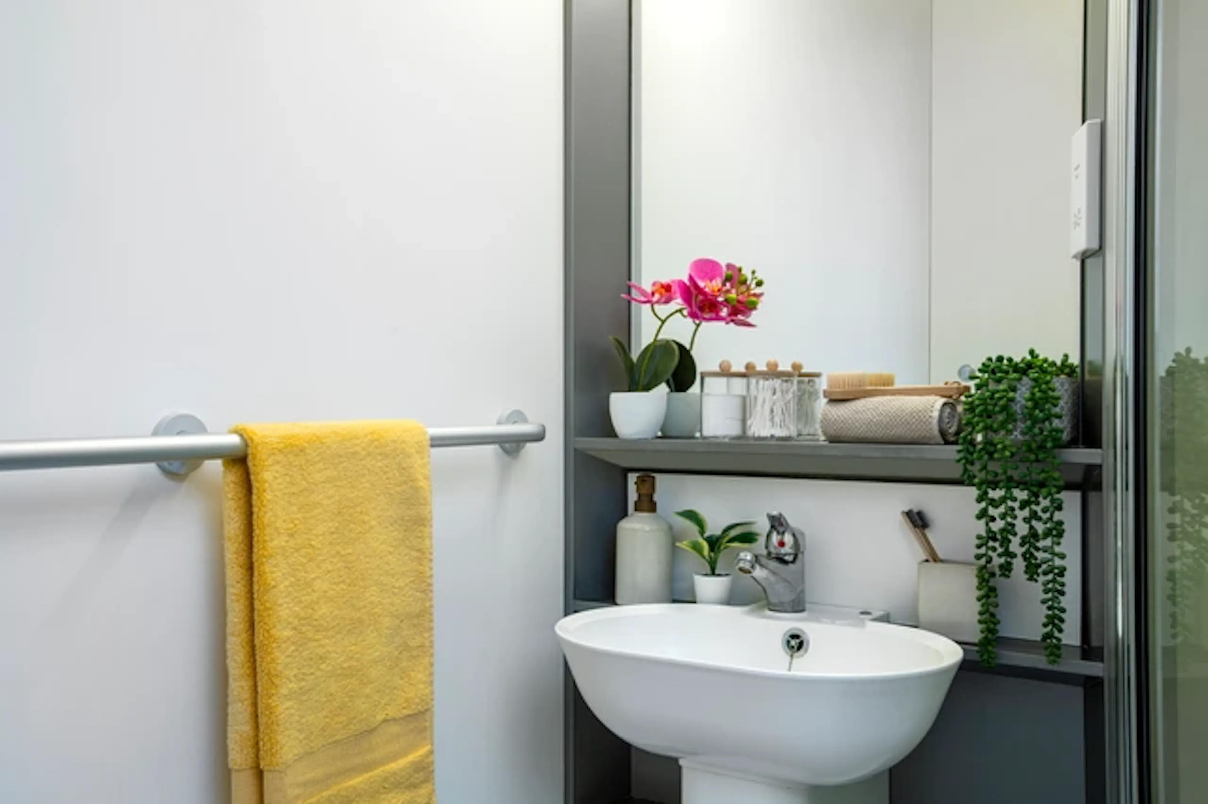 Studio Extra Large Highest Double BATHROOM 3