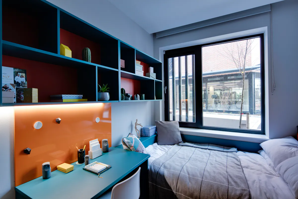 ROOM ROOM