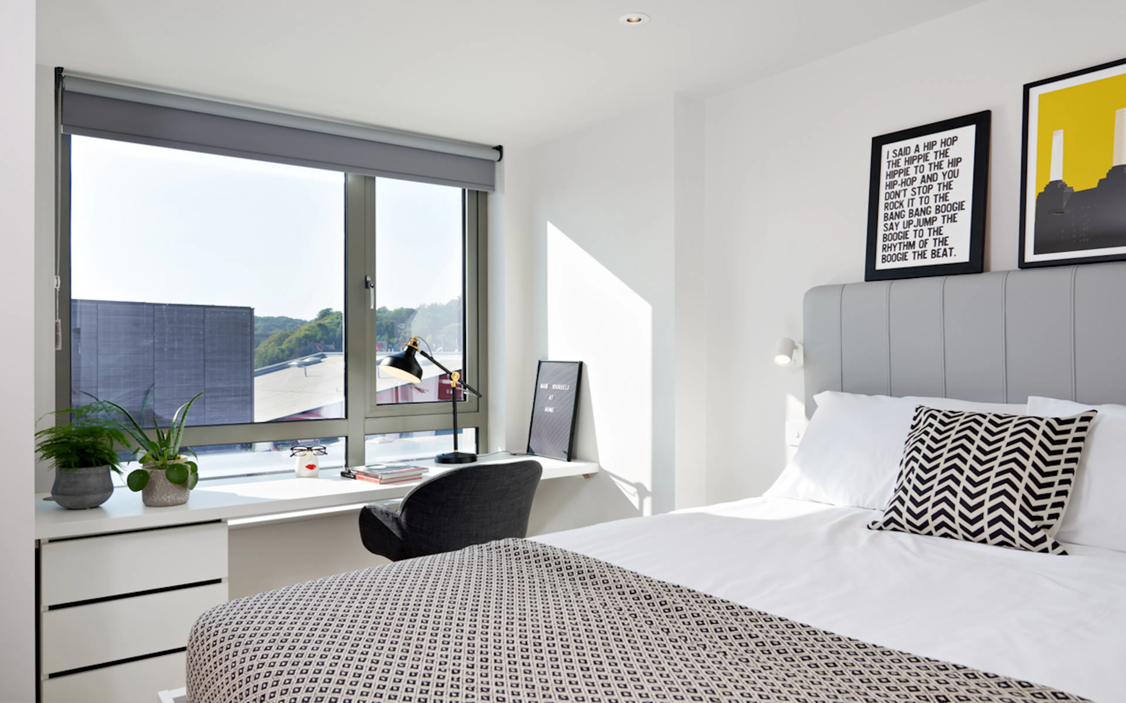 ROOM ROOM 1