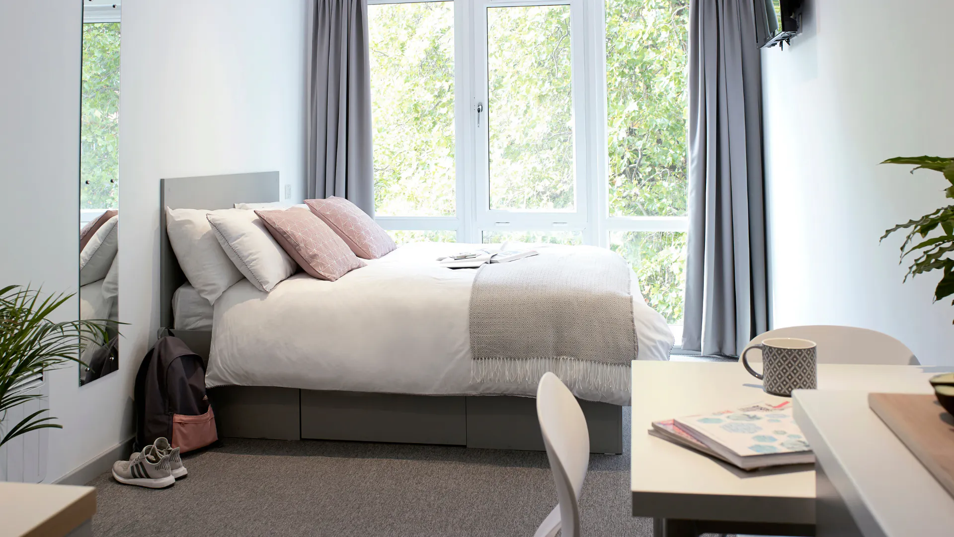 Silver Premium Accessible Studio