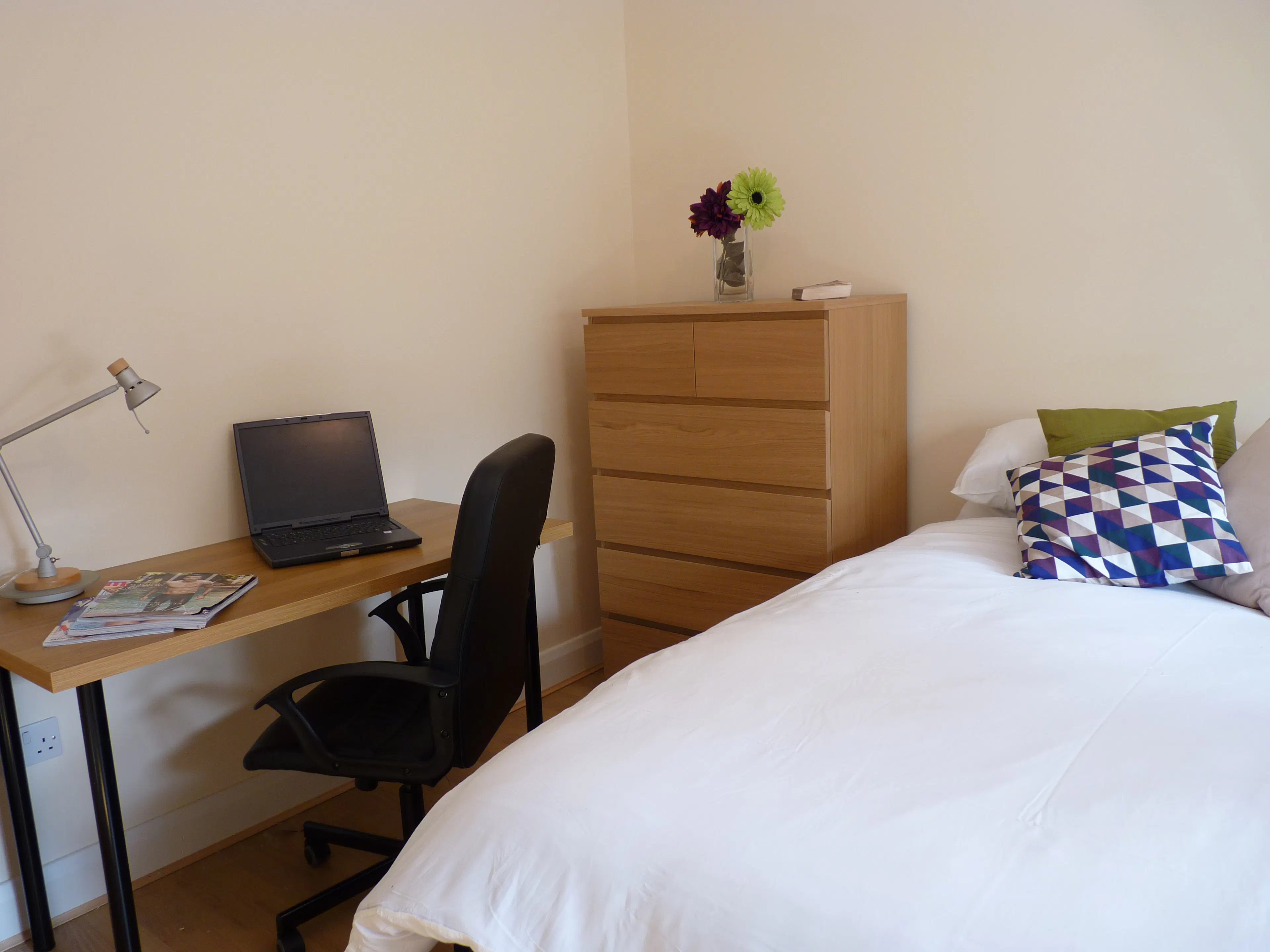 ROOM ROOM 3