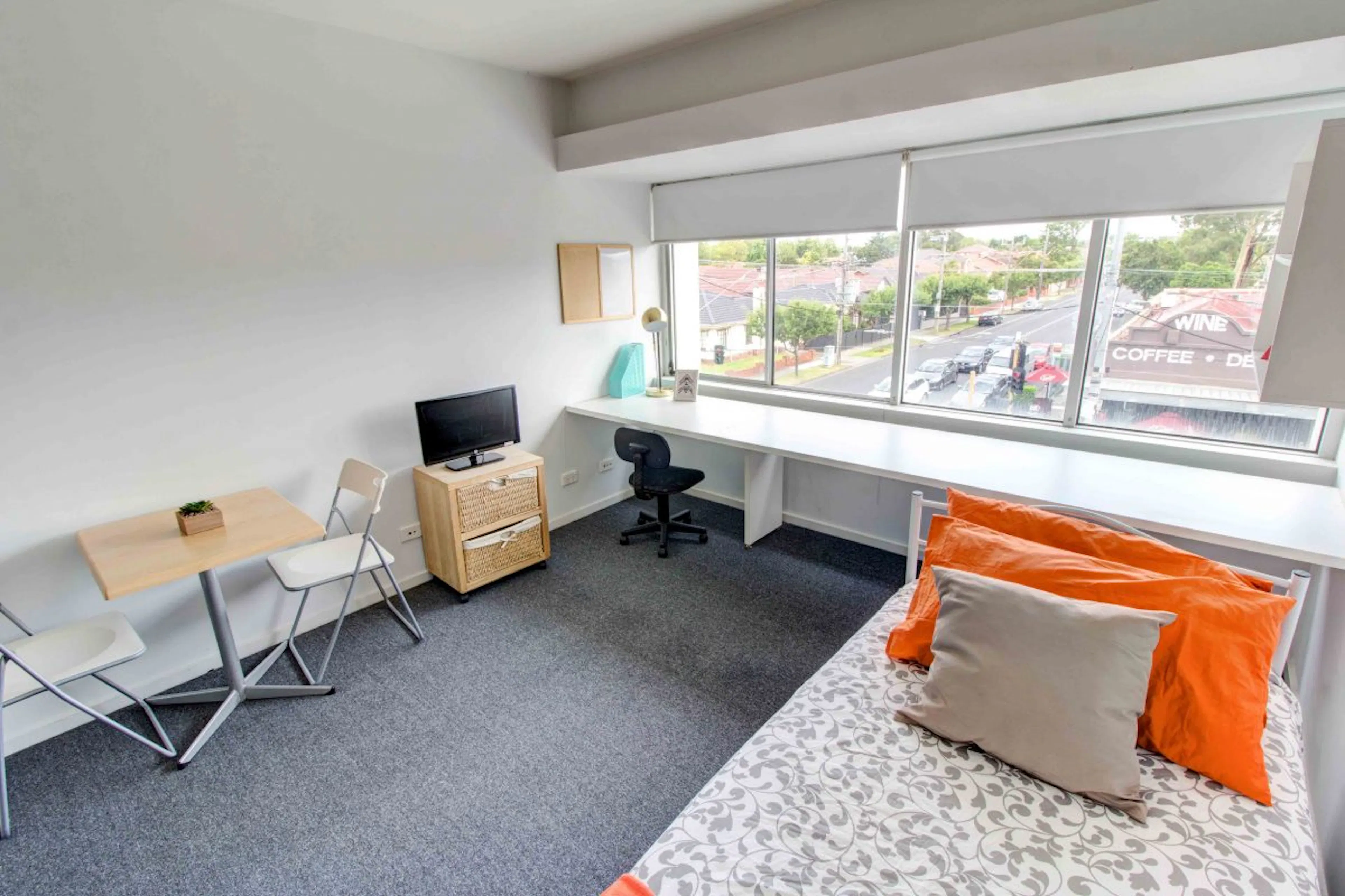 Medium Studio COMMON_AREA 1