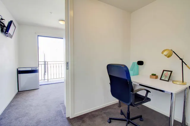 1 Bedroom with Balcony room image 2