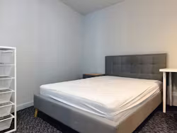 673-la-trobe-st-melbourne-Master Room 1 (2Bed,1Bath)