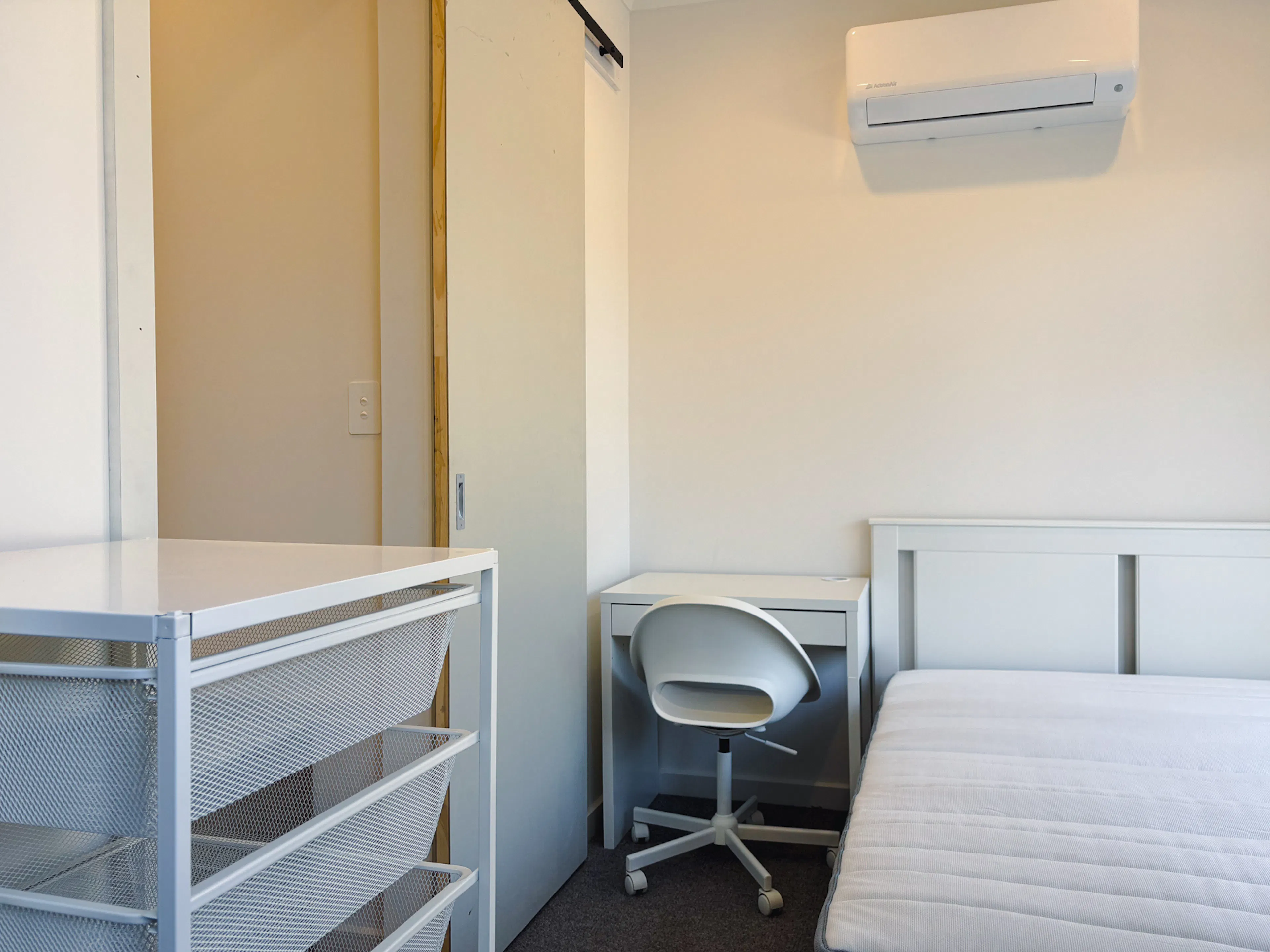 Room with private bathroom ROOM 1