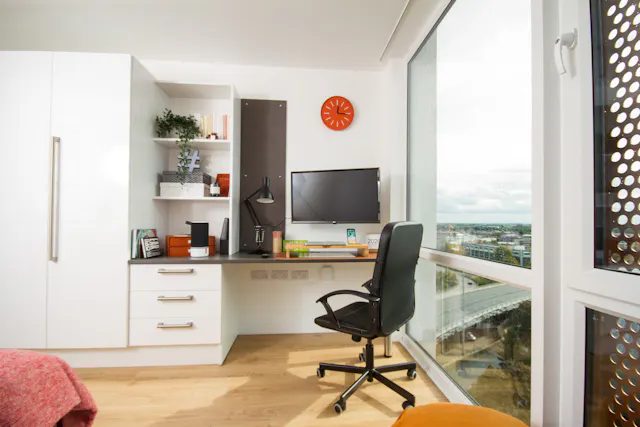 Upper Deluxe Studio City View room image 2