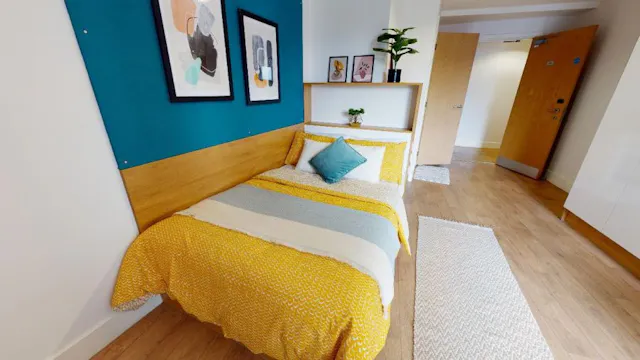 Gold En Suite Plus room image 1