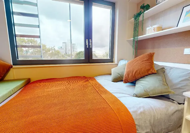 Silver Studio Plus room image 1