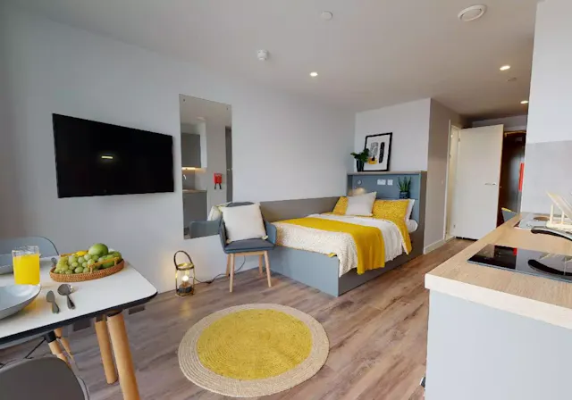 Gold Studio room image 1